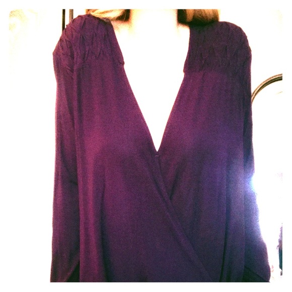 Michael Stars V Neck Blouson Tee - Picture 3 of 8